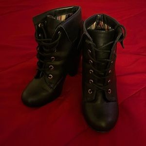 Bamboo heels (Women) Size 8 Black